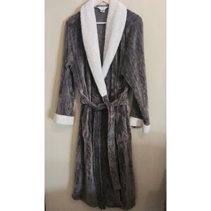 Liz Claiborne super soft gray cable patern furry robe